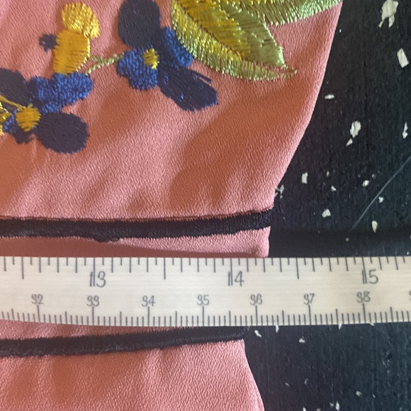 Embroidered dusty rose Dress - Picture 9 of 9